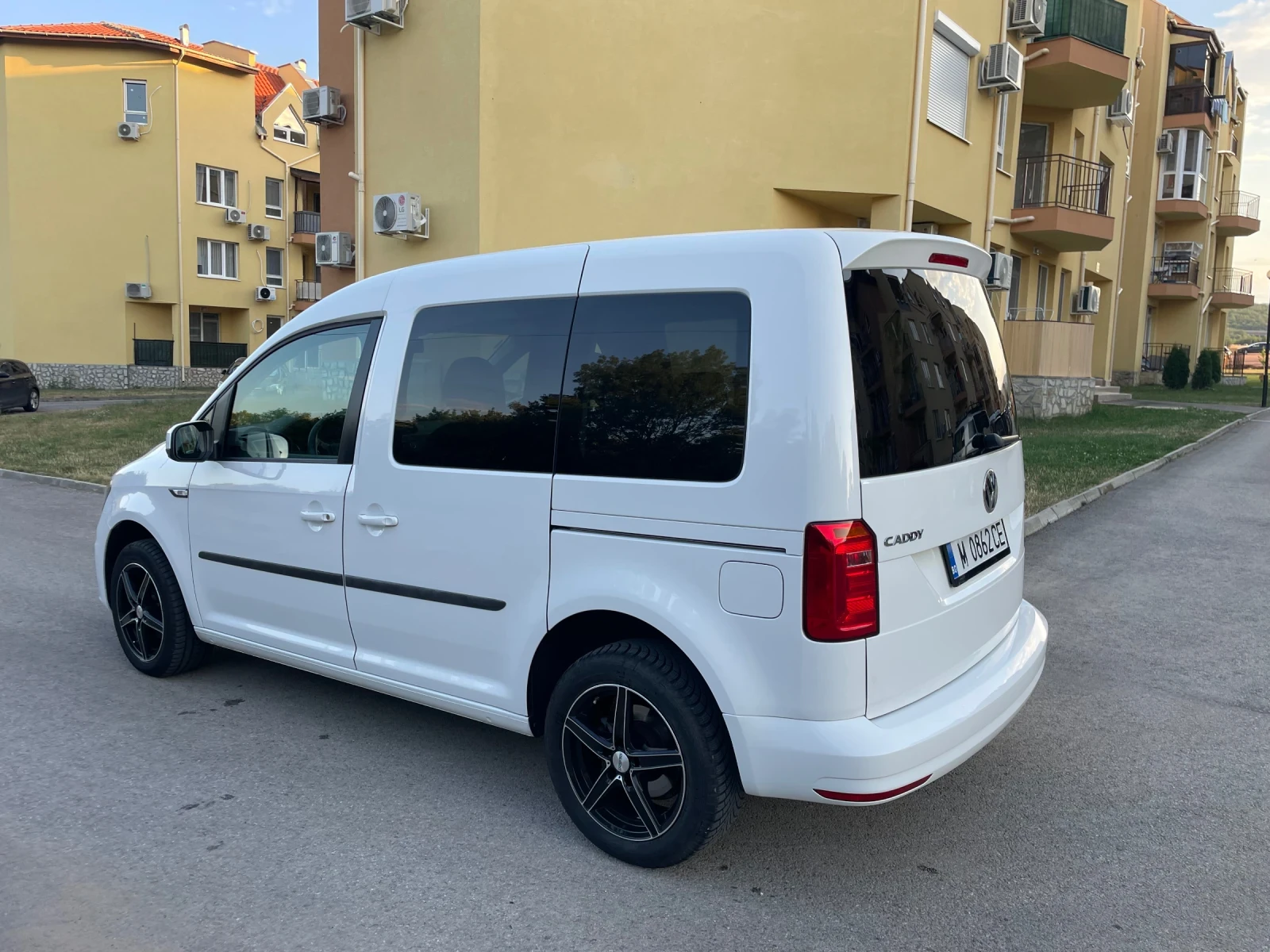 VW Caddy 2.0tdi Evro6 - изображение 5