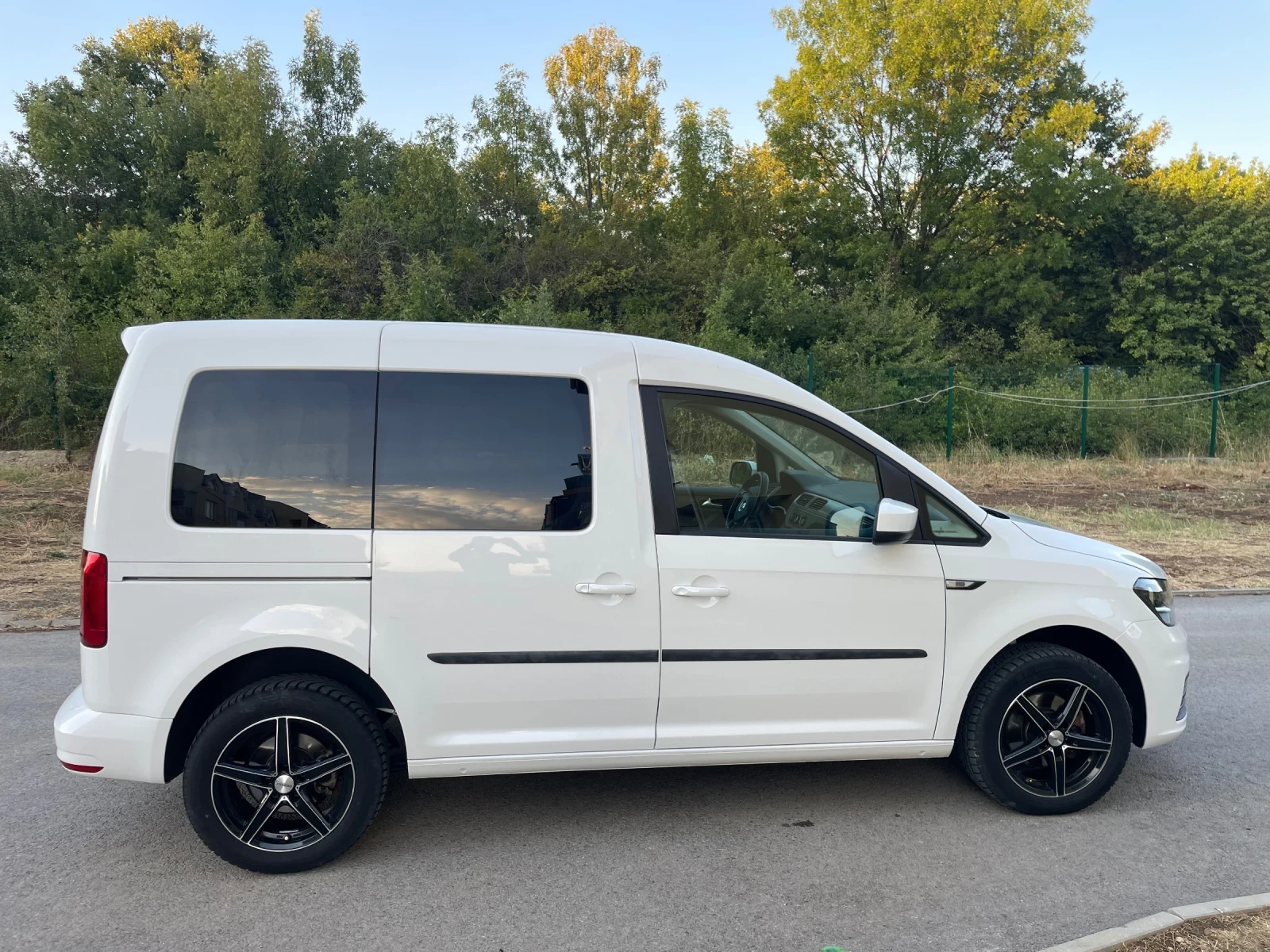 VW Caddy 2.0tdi Evro6 - изображение 8