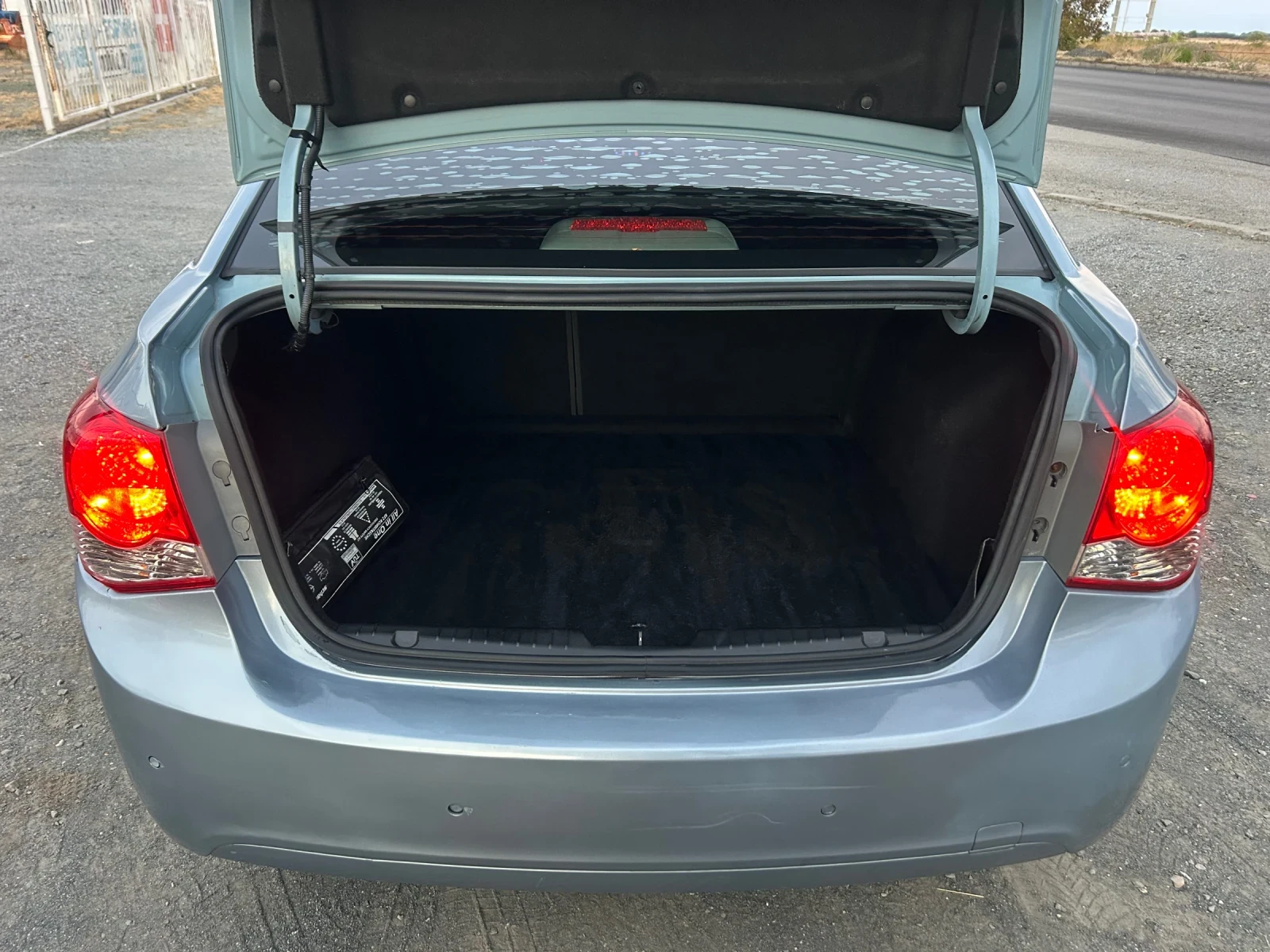 Chevrolet Cruze 1.8i - 140  /  /  /  98 000 | Mobile.bg   13