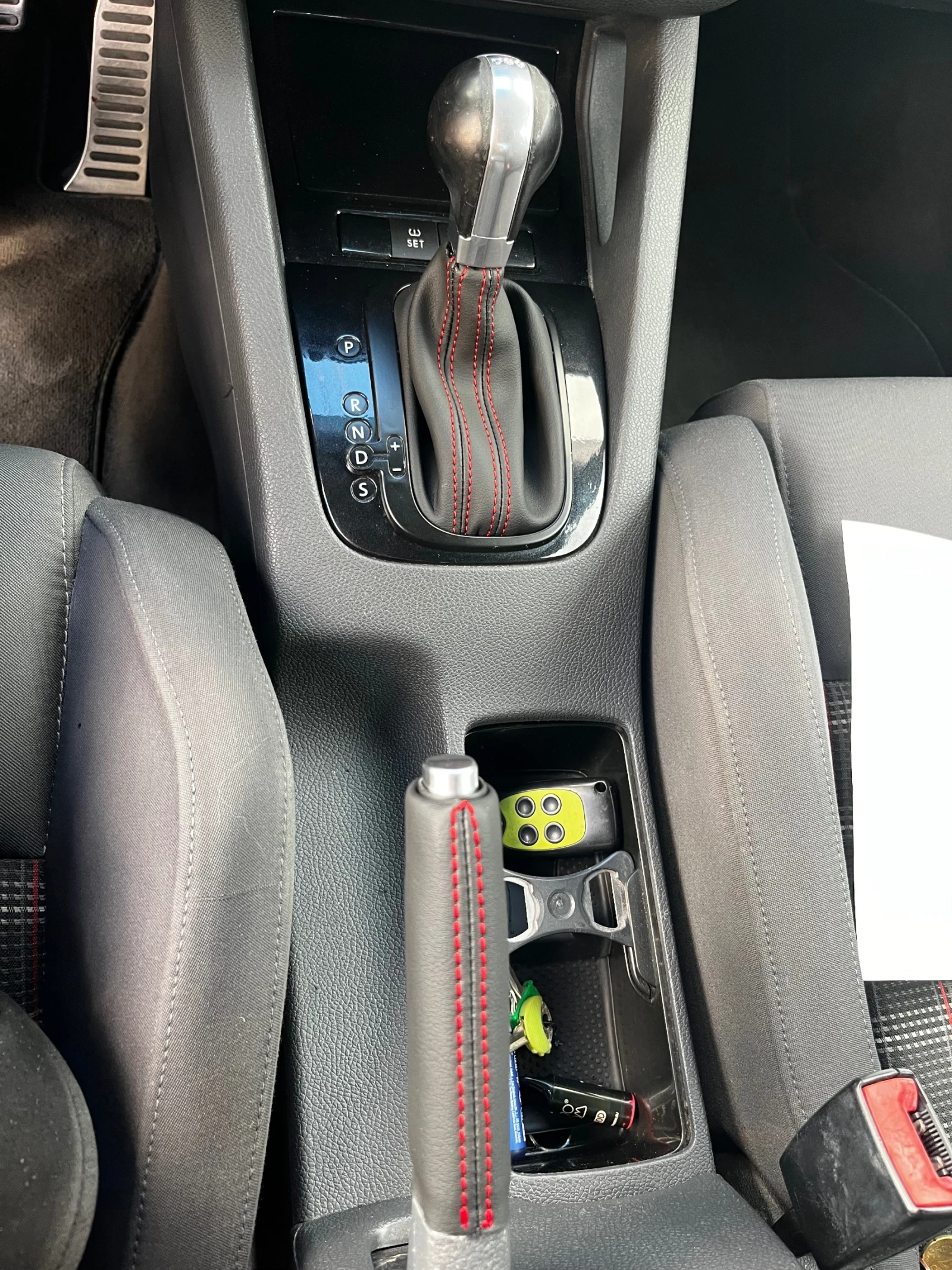 VW Golf 2.0T, снимка 5 - Автомобили и джипове - 53887749