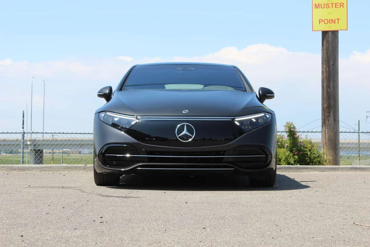 Mercedes-Benz EQS 580/CARFAX/ОБДУХВАНЕ/DIS/PANO/360/BURMESTER, снимка 2 - Автомобили и джипове - 53924503