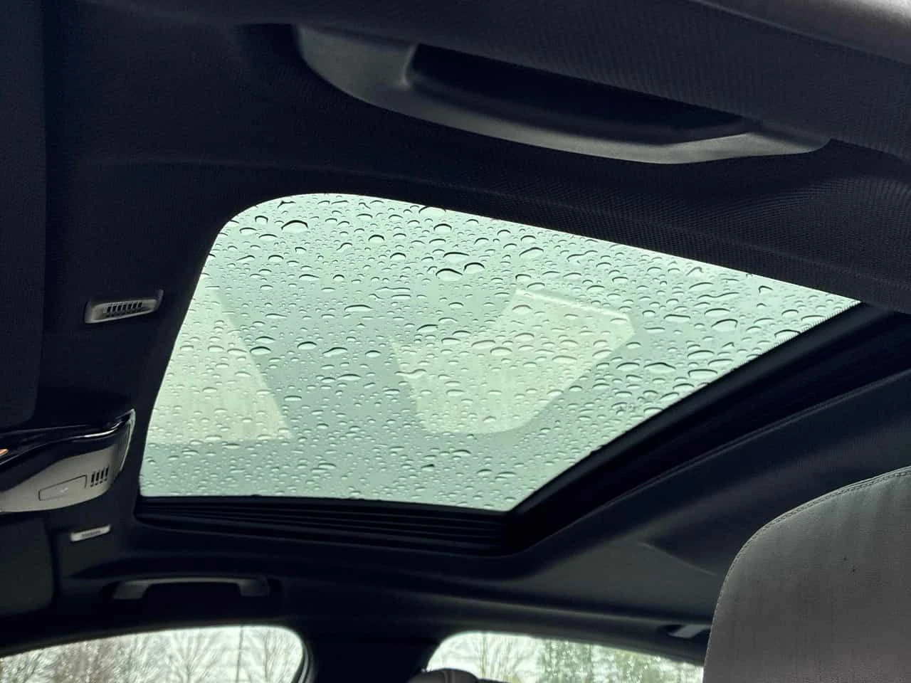 BMW 530E xDrive iPerformance  CARFAX, снимка 12 - Автомобили и джипове - 54165195