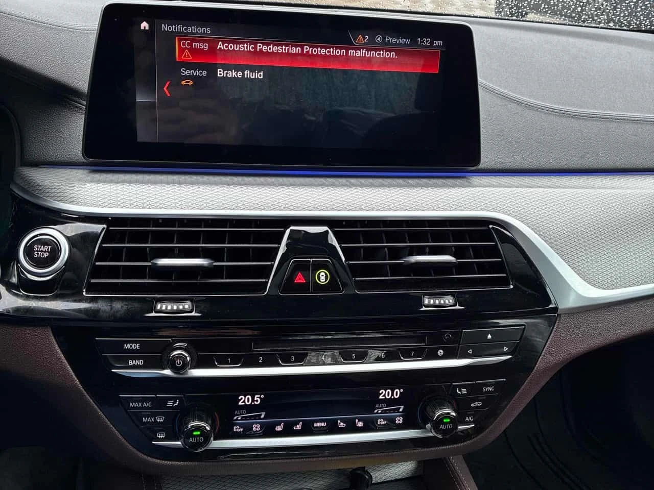 BMW 530E xDrive iPerformance  CARFAX, снимка 15 - Автомобили и джипове - 54165195