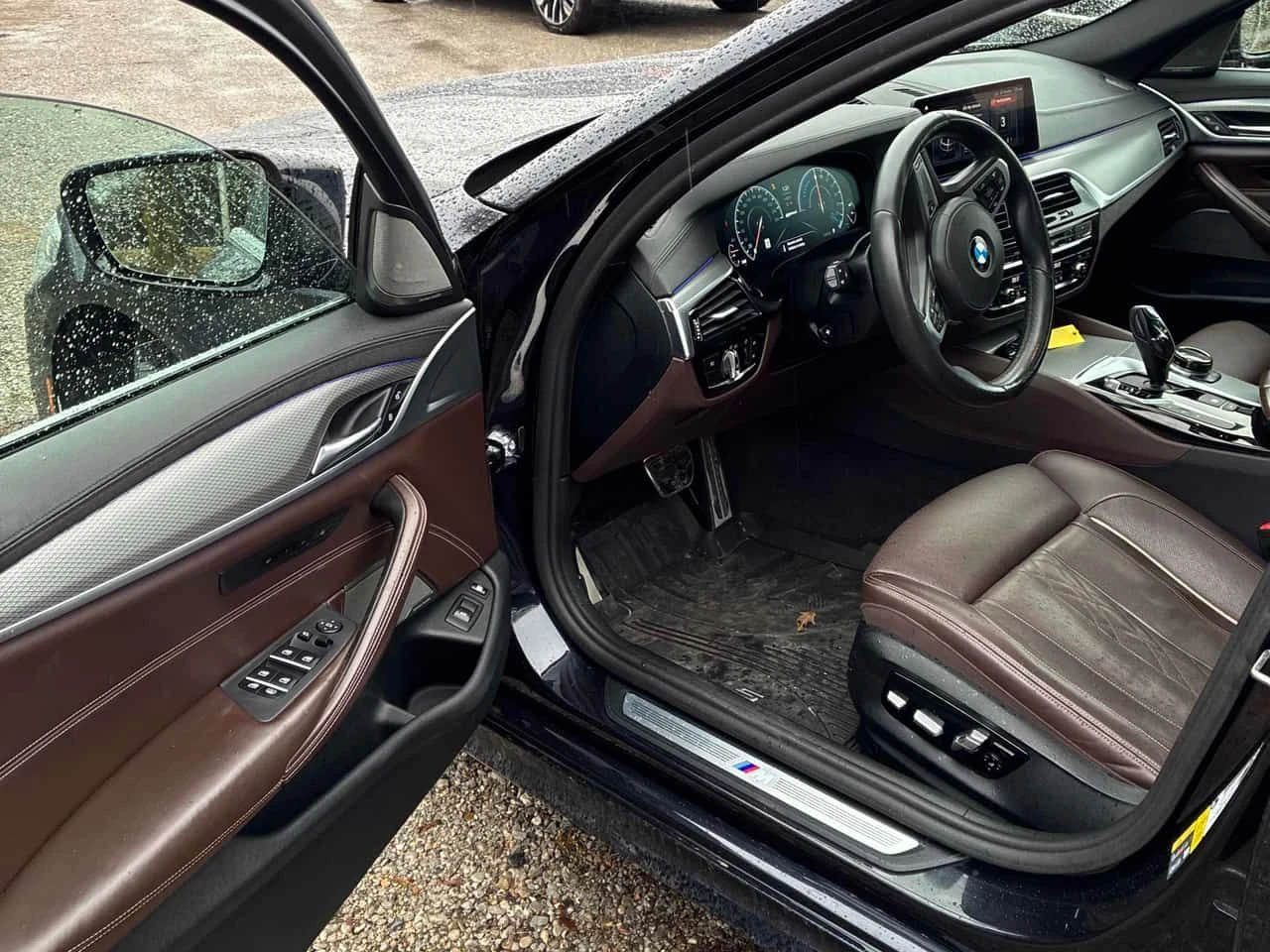 BMW 530E xDrive iPerformance  CARFAX, снимка 5 - Автомобили и джипове - 54165195