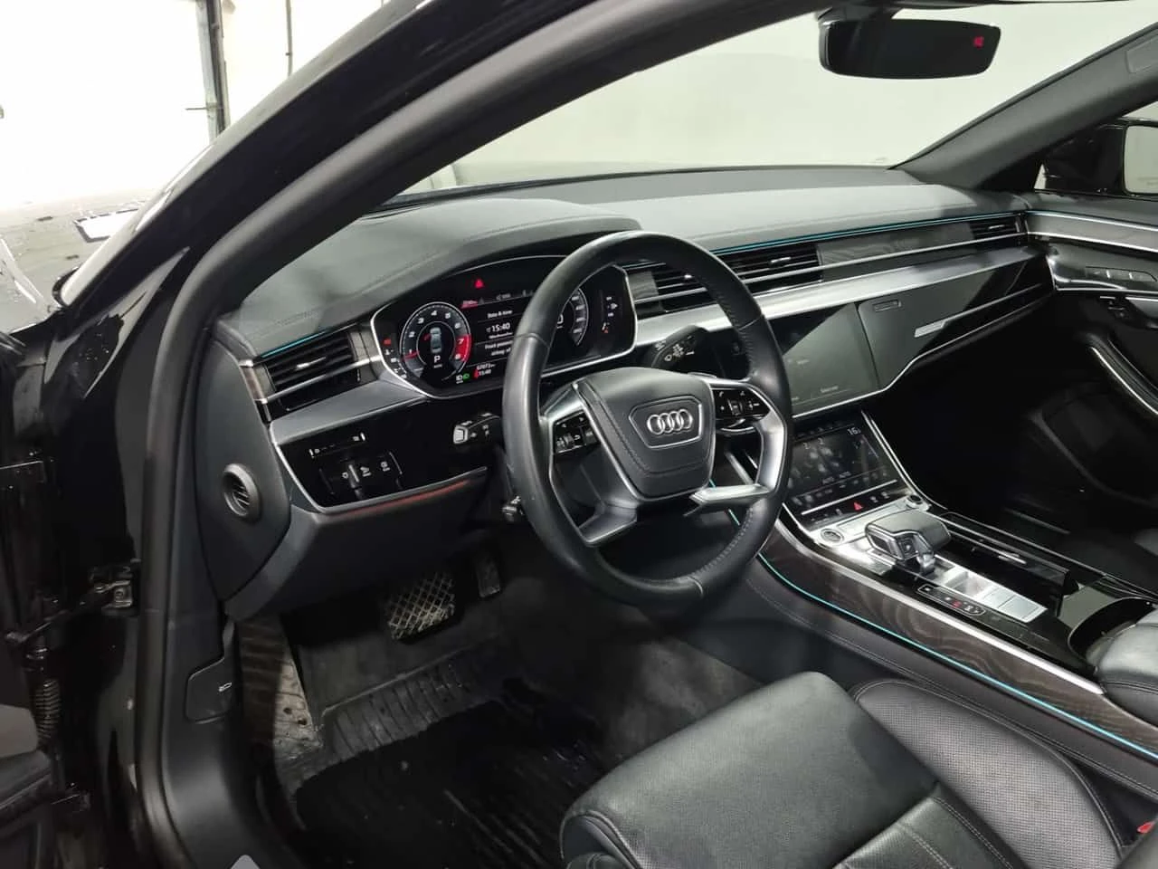 Audi A8 * ДИСТРОНИК * ОБДУХВАНЕ * ПАНОРАМА * 2 КЛЮЧА * , снимка 11 - Автомобили и джипове - 54445392