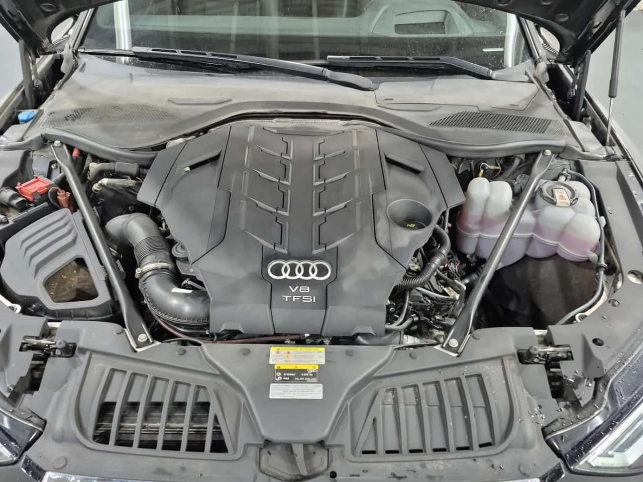 Audi A8 * ДИСТРОНИК * ОБДУХВАНЕ * ПАНОРАМА * 2 КЛЮЧА * , снимка 17 - Автомобили и джипове - 54445392