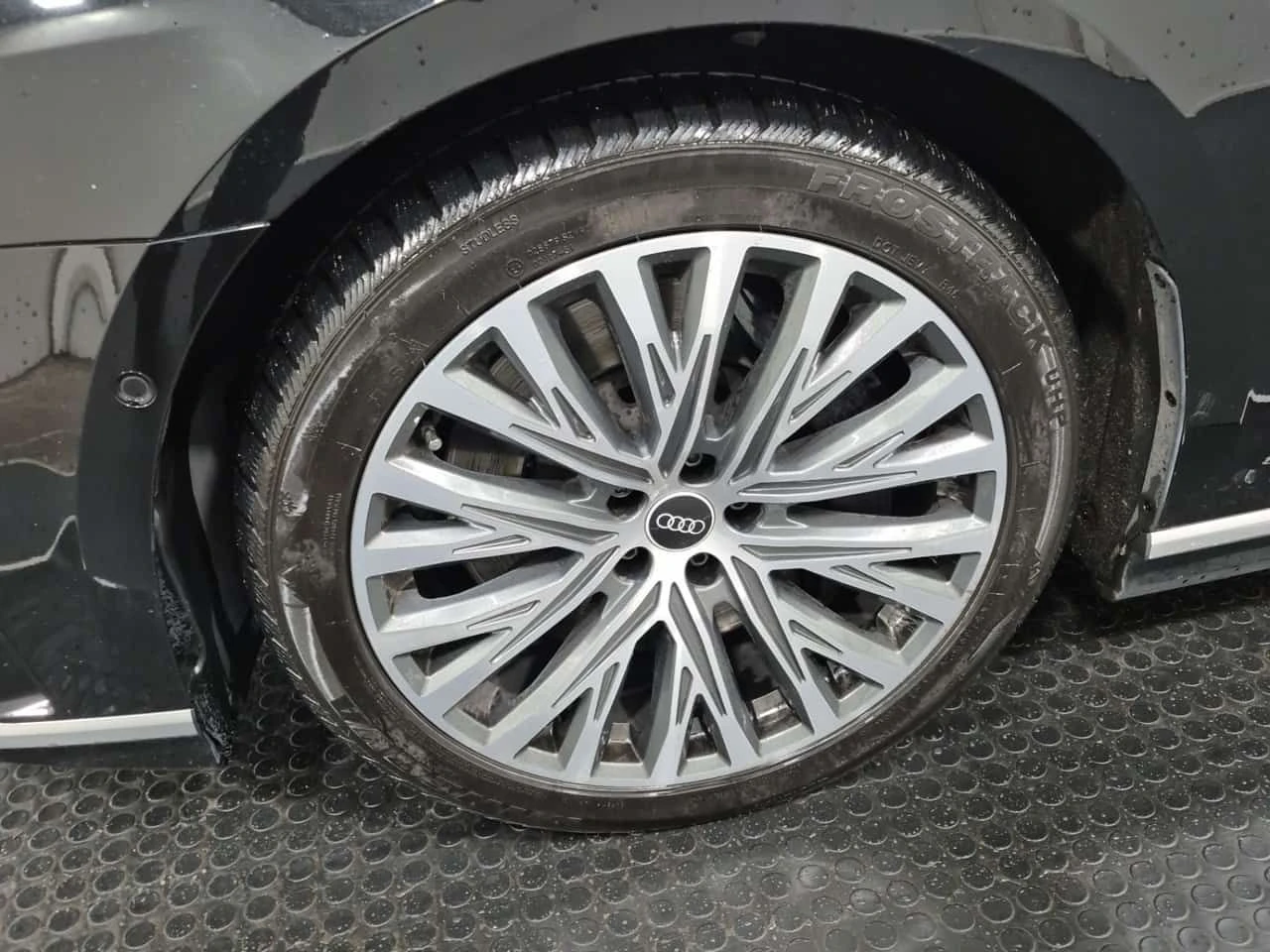 Audi A8 * ДИСТРОНИК * ОБДУХВАНЕ * ПАНОРАМА * 2 КЛЮЧА * , снимка 7 - Автомобили и джипове - 54445392