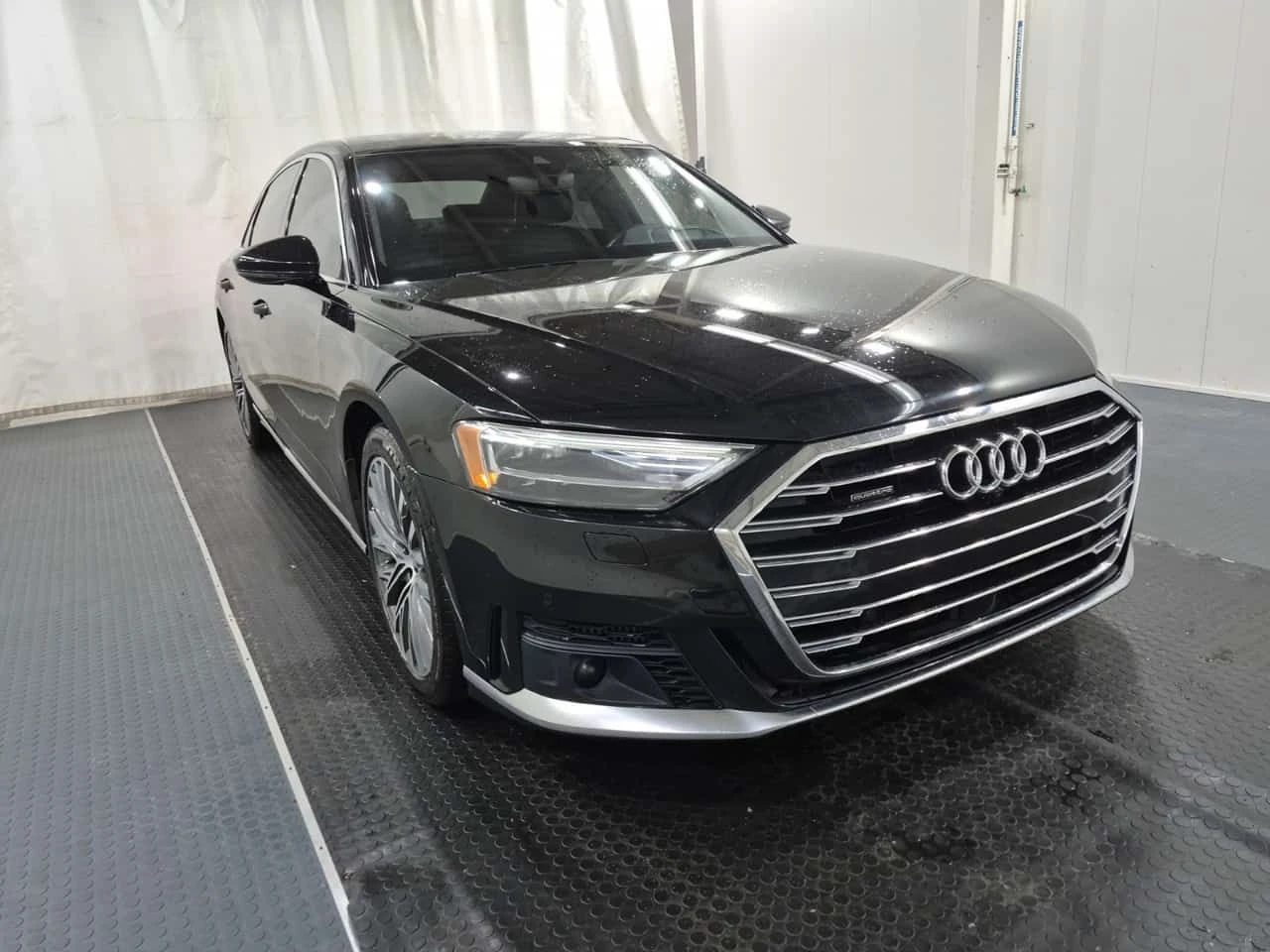 Audi A8 * ДИСТРОНИК * ОБДУХВАНЕ * ПАНОРАМА * 2 КЛЮЧА * , снимка 2 - Автомобили и джипове - 54445392