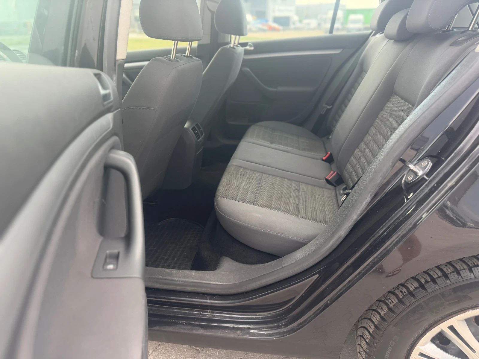 VW Golf 1.6/НОВ ВНОС/ТОП/Бартер, снимка 11 - Автомобили и джипове - 55115876