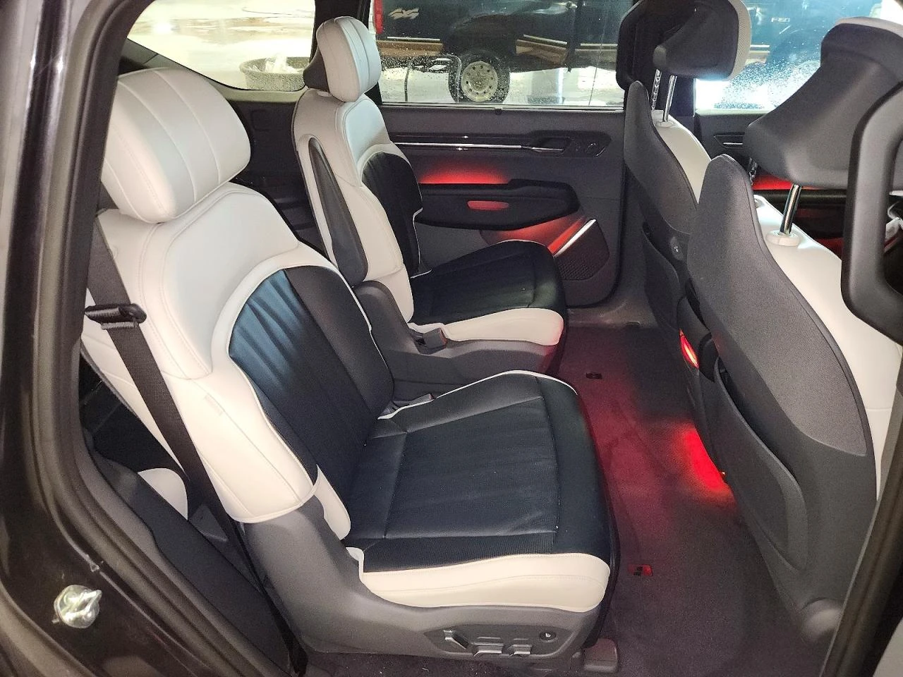 Kia EV9, снимка 11 - Автомобили и джипове - 56222025