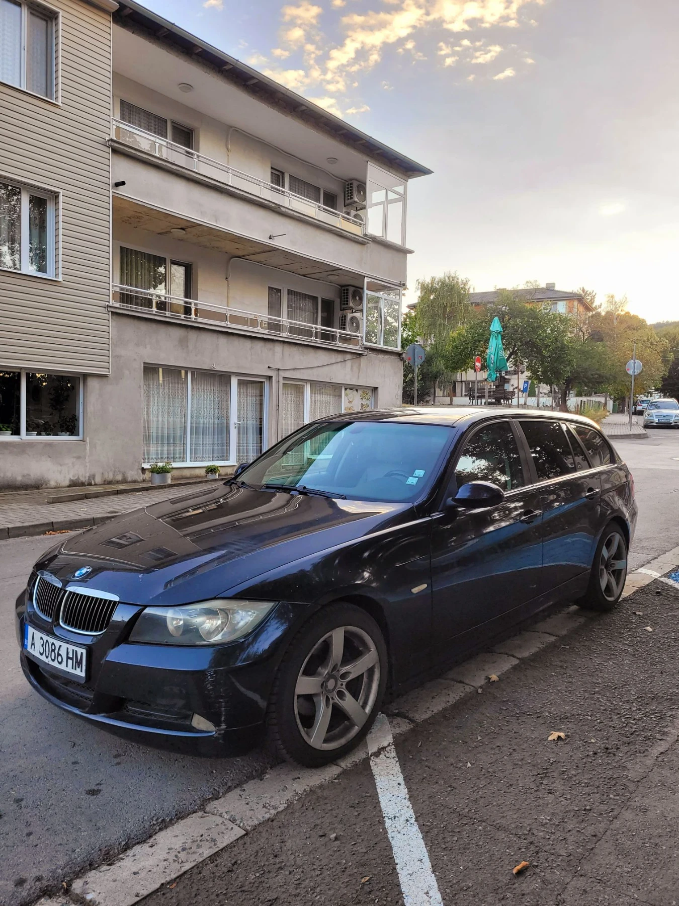 BMW 320, снимка 2 - Автомобили и джипове - 56223605