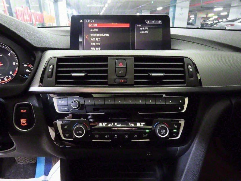 BMW 320 Diesel LCI M-pack 73 000 km, снимка 10 - Автомобили и джипове - 52796475