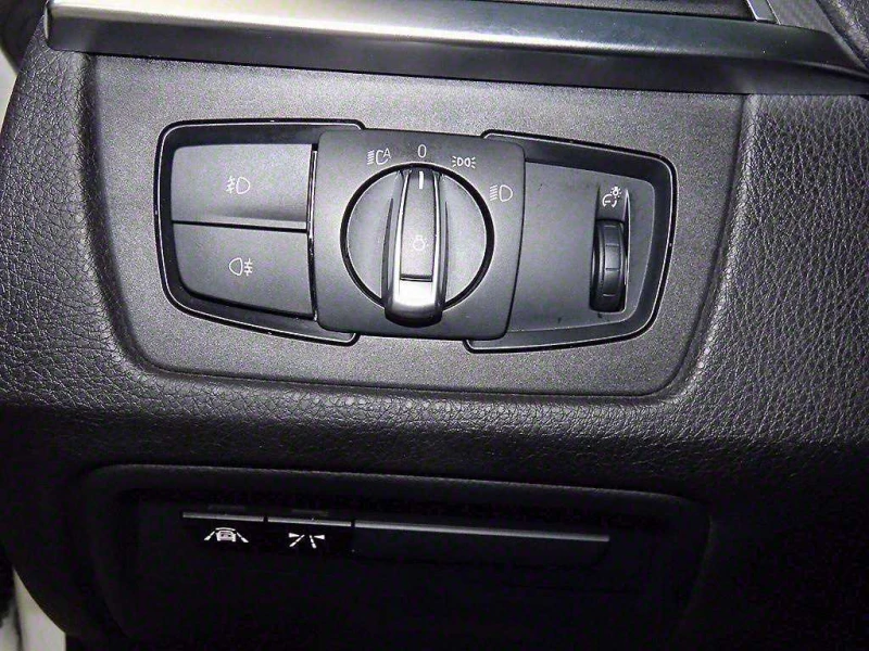 BMW 320 Diesel LCI M-pack 73 000 km, снимка 9 - Автомобили и джипове - 52796475