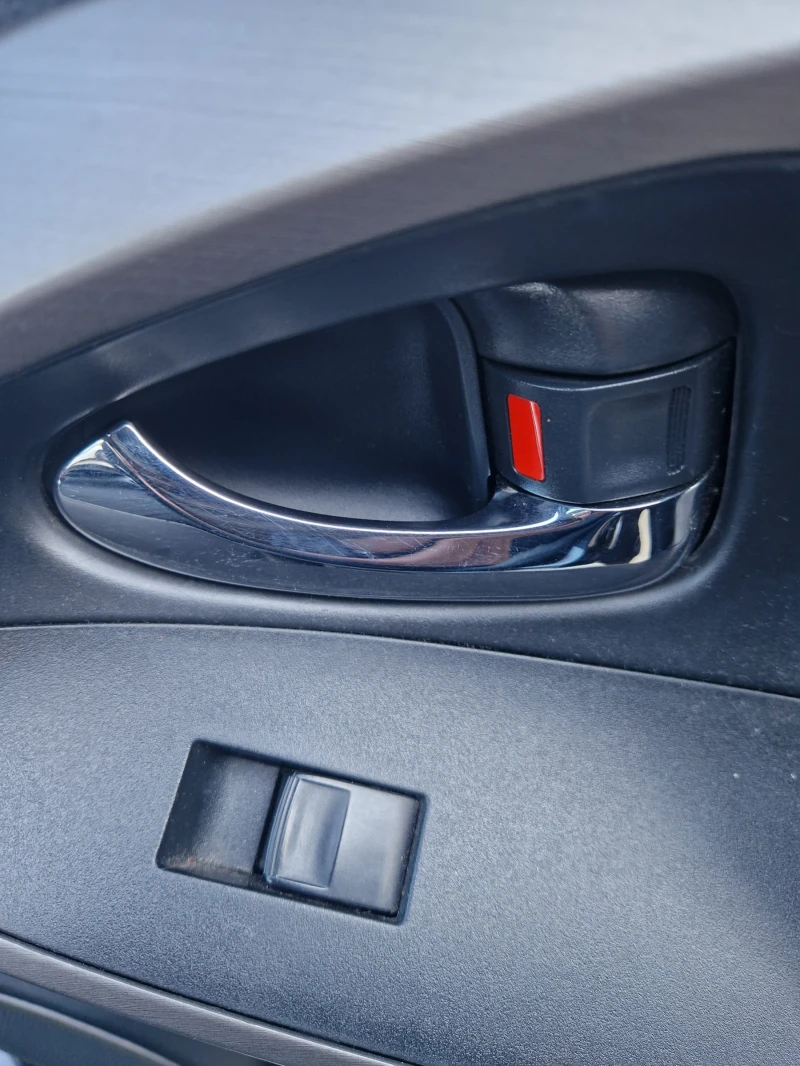 Toyota Rav4, снимка 13 - Автомобили и джипове - 52087717