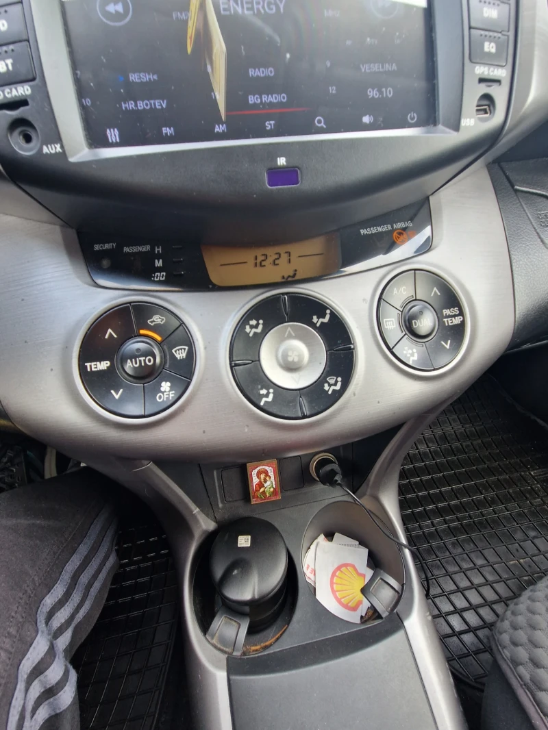 Toyota Rav4, снимка 9 - Автомобили и джипове - 52087717