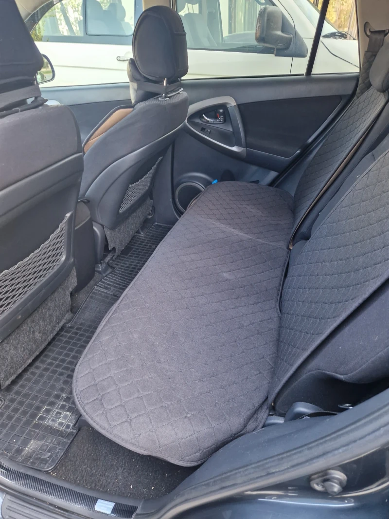 Toyota Rav4, снимка 16 - Автомобили и джипове - 52087717