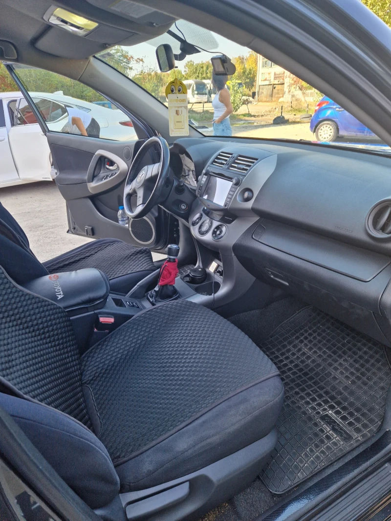 Toyota Rav4, снимка 14 - Автомобили и джипове - 52087717
