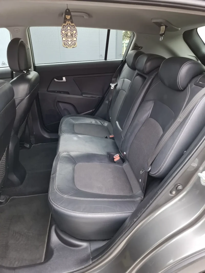 Kia Sportage 1, 7 CRDi 6ск. FULL, снимка 9 - Автомобили и джипове - 52121010