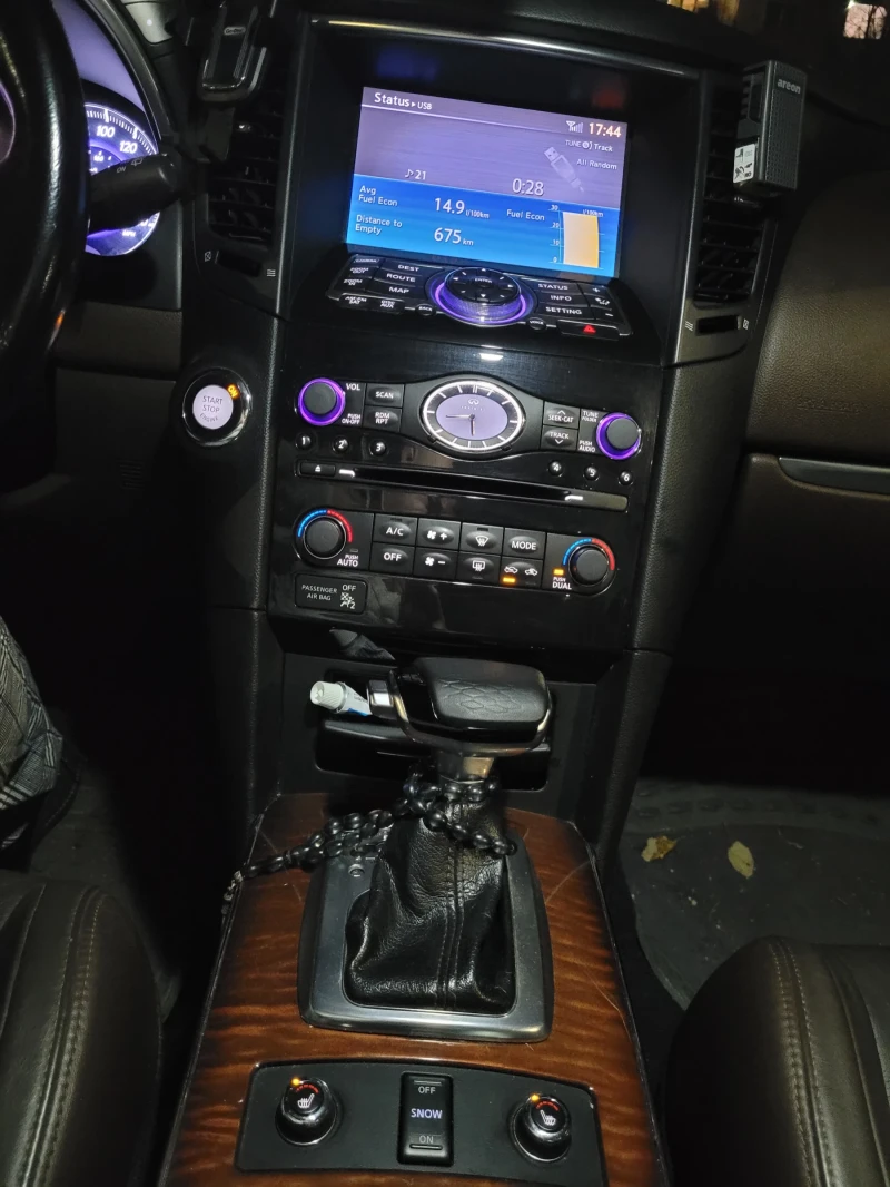 Infiniti Fx 35, снимка 15 - Автомобили и джипове - 52352191