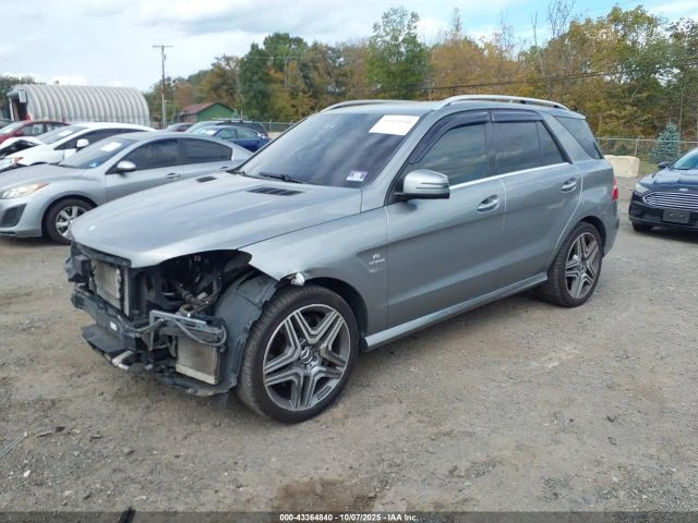 Mercedes-Benz ML 63 AMG AMG* KEYLESS* Н.ВИЖДАНЕ* МАСАЖ* ОБДУХ - изображение 3