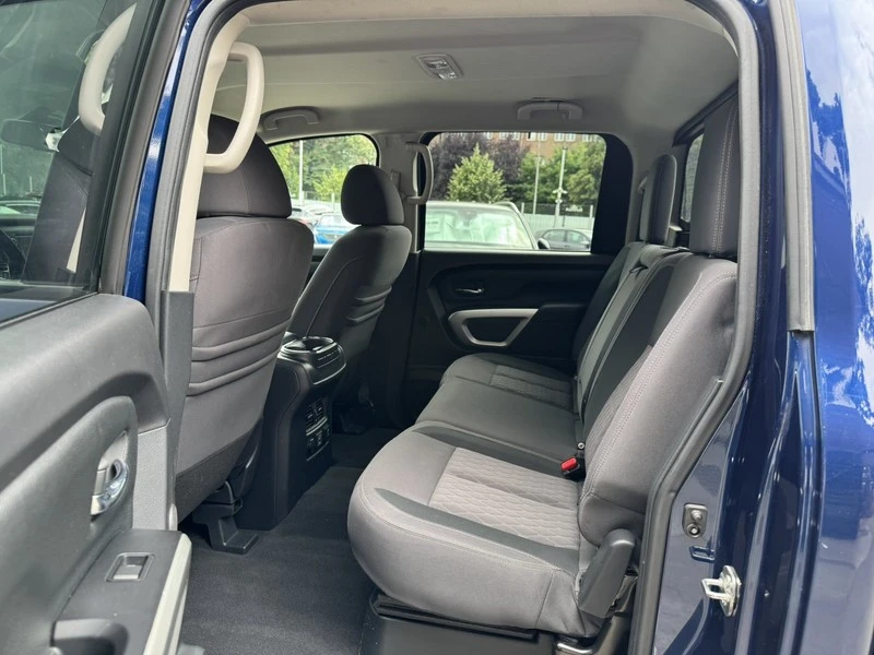 Nissan Titan crew cab PRO 4X, снимка 15 - Автомобили и джипове - 55314763