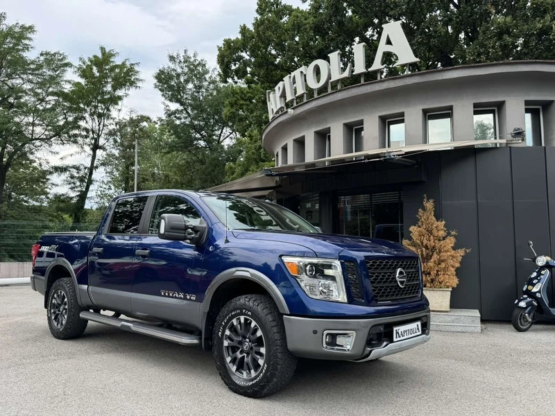 Nissan Titan crew cab PRO 4X