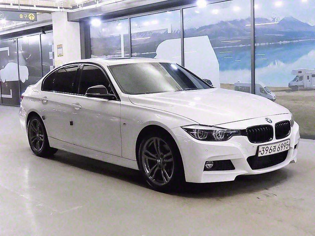 BMW 320 Diesel LCI M-pack 73 000 km, снимка 1