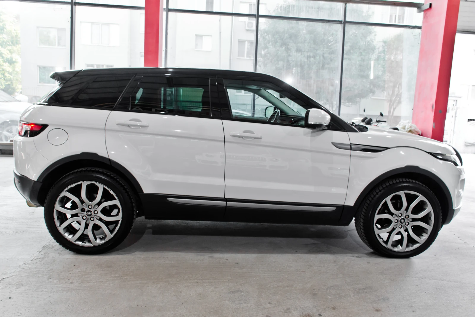 Land Rover Range Rover Evoque 2.0T*  - изображение 4