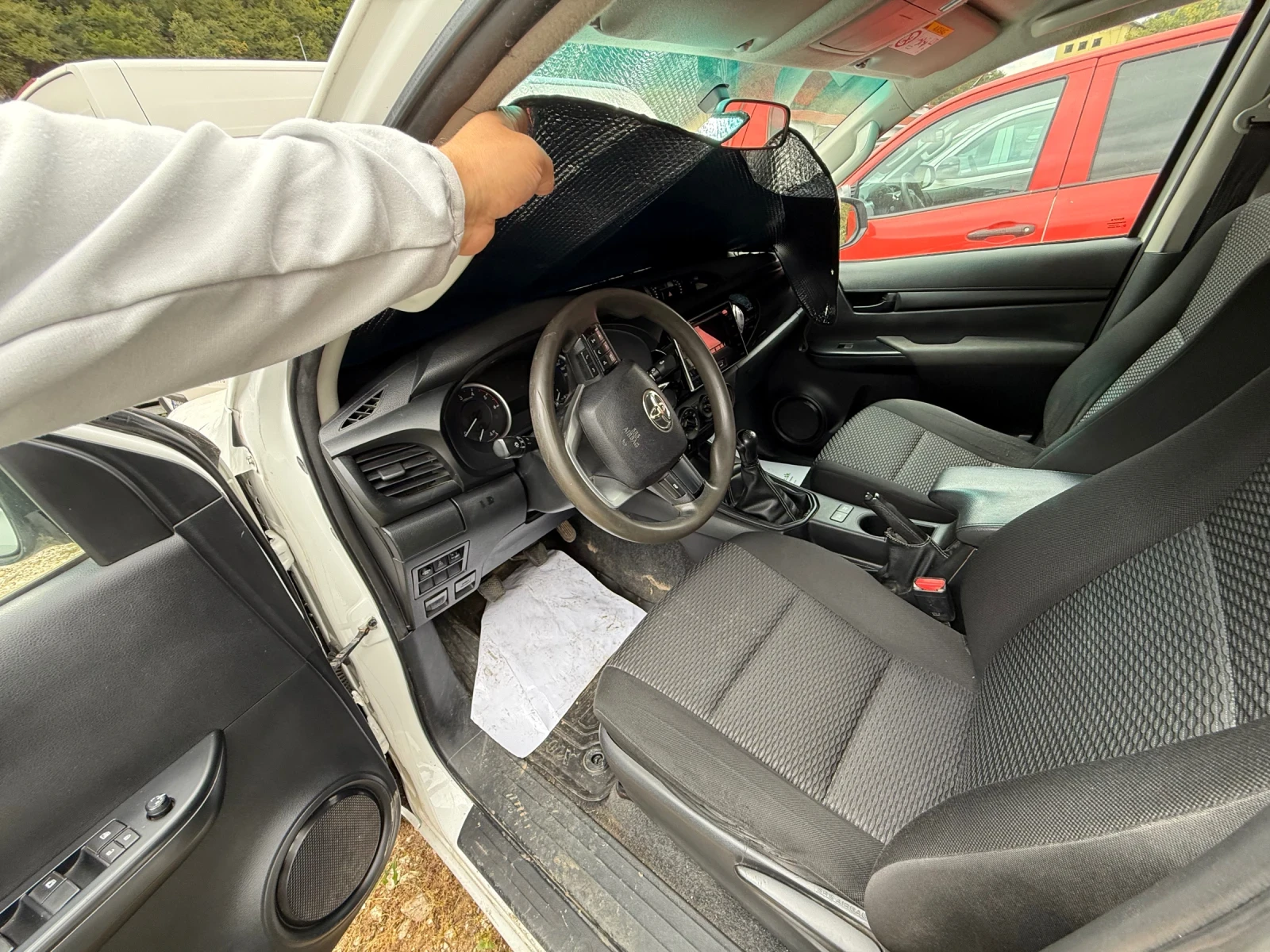 Toyota Hilux 2.4D4D 150кс НОВ ВНОС - изображение 7