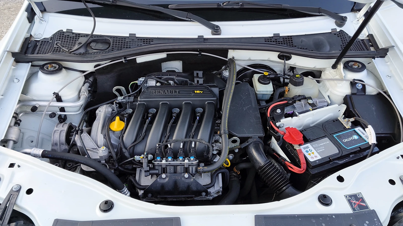 Dacia Duster 1.6i LPG , снимка 16 - Автомобили и джипове - 54443196