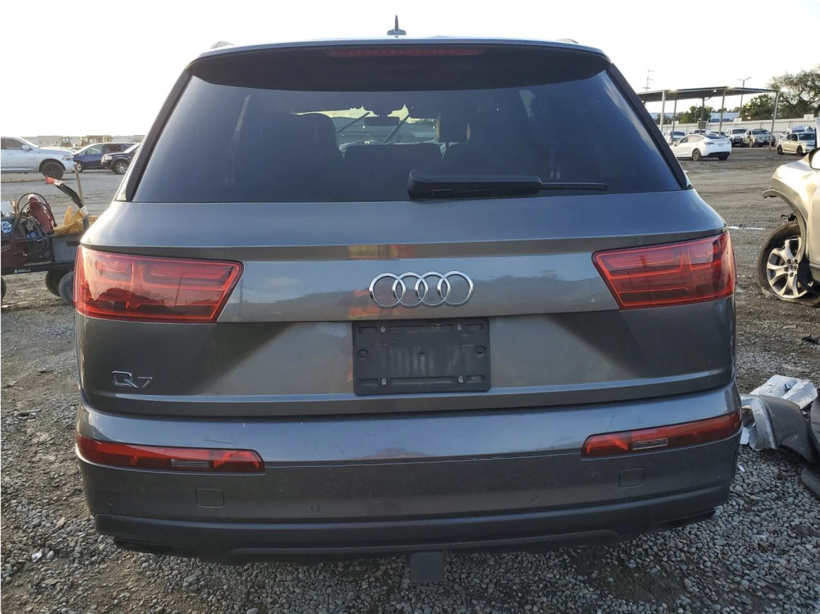 Audi Q7 АВТОКРЕДИТ* МАСАЖИ* ОБДУХВАНЕ* SHADOW LINE* , снимка 6 - Автомобили и джипове - 54681591