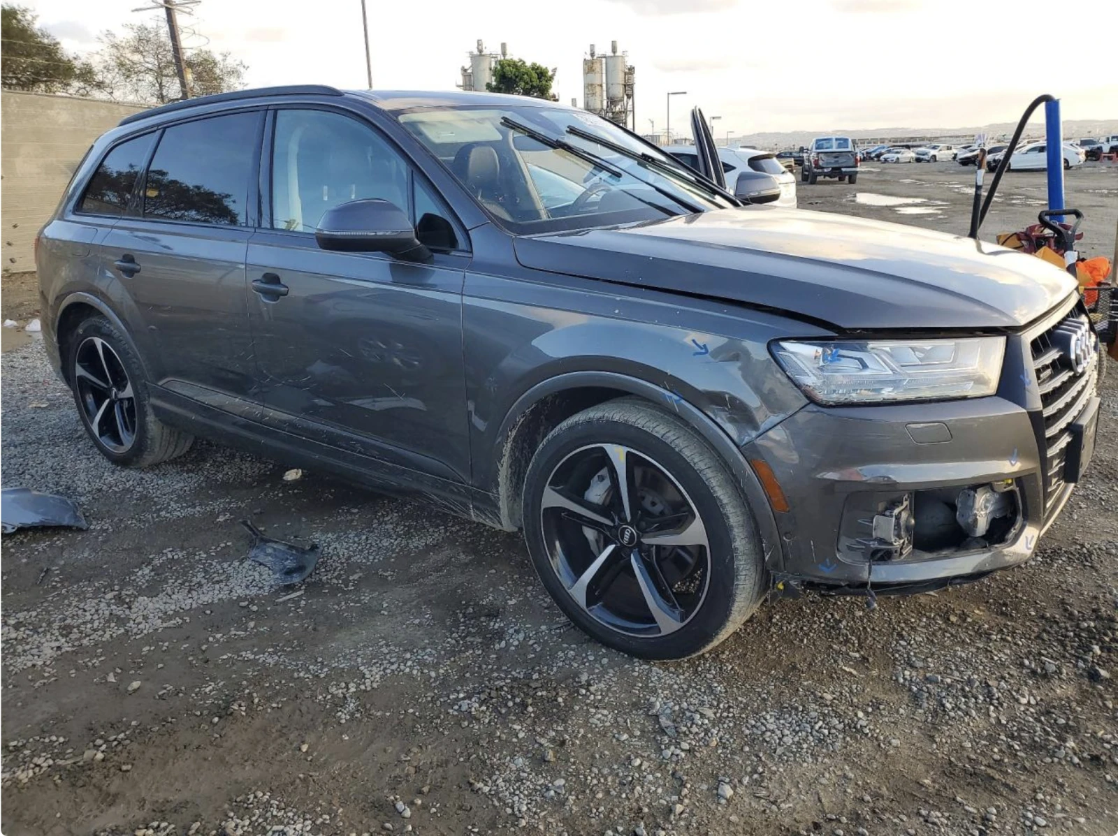 Audi Q7 АВТОКРЕДИТ* МАСАЖИ* ОБДУХВАНЕ* SHADOW LINE* , снимка 4 - Автомобили и джипове - 54681591