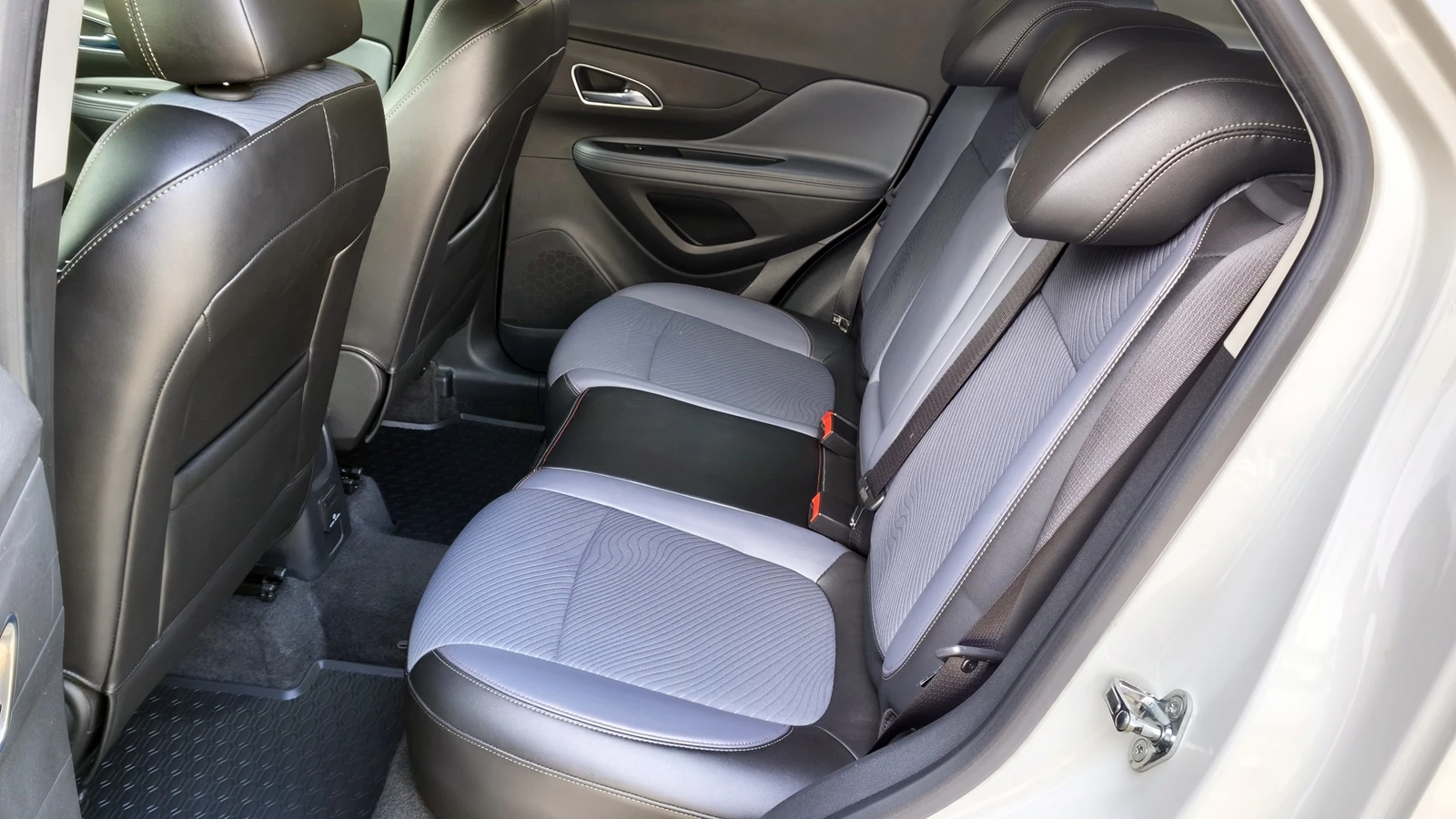 Opel Mokka 1.7CRDI 147 000 km., снимка 14 - Автомобили и джипове - 55407450