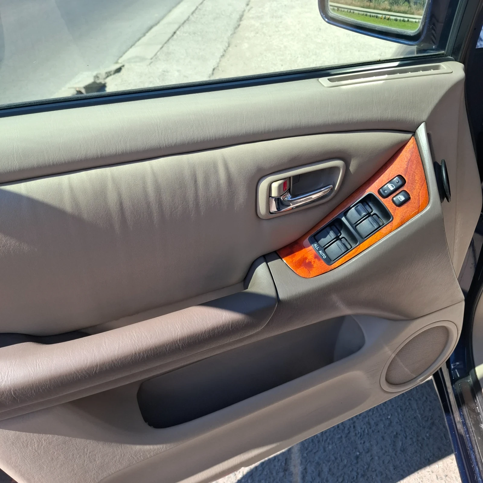 Lexus RX 300 ГАЗ, снимка 6 - Автомобили и джипове - 55770123