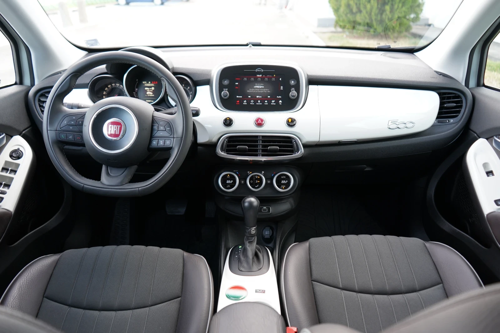 Fiat 500X 1.4T* KEYLESS* CAMERA* CARPLAY* DISTRONIC* OБСЛУЖЕ, снимка 16 - Автомобили и джипове - 56281184