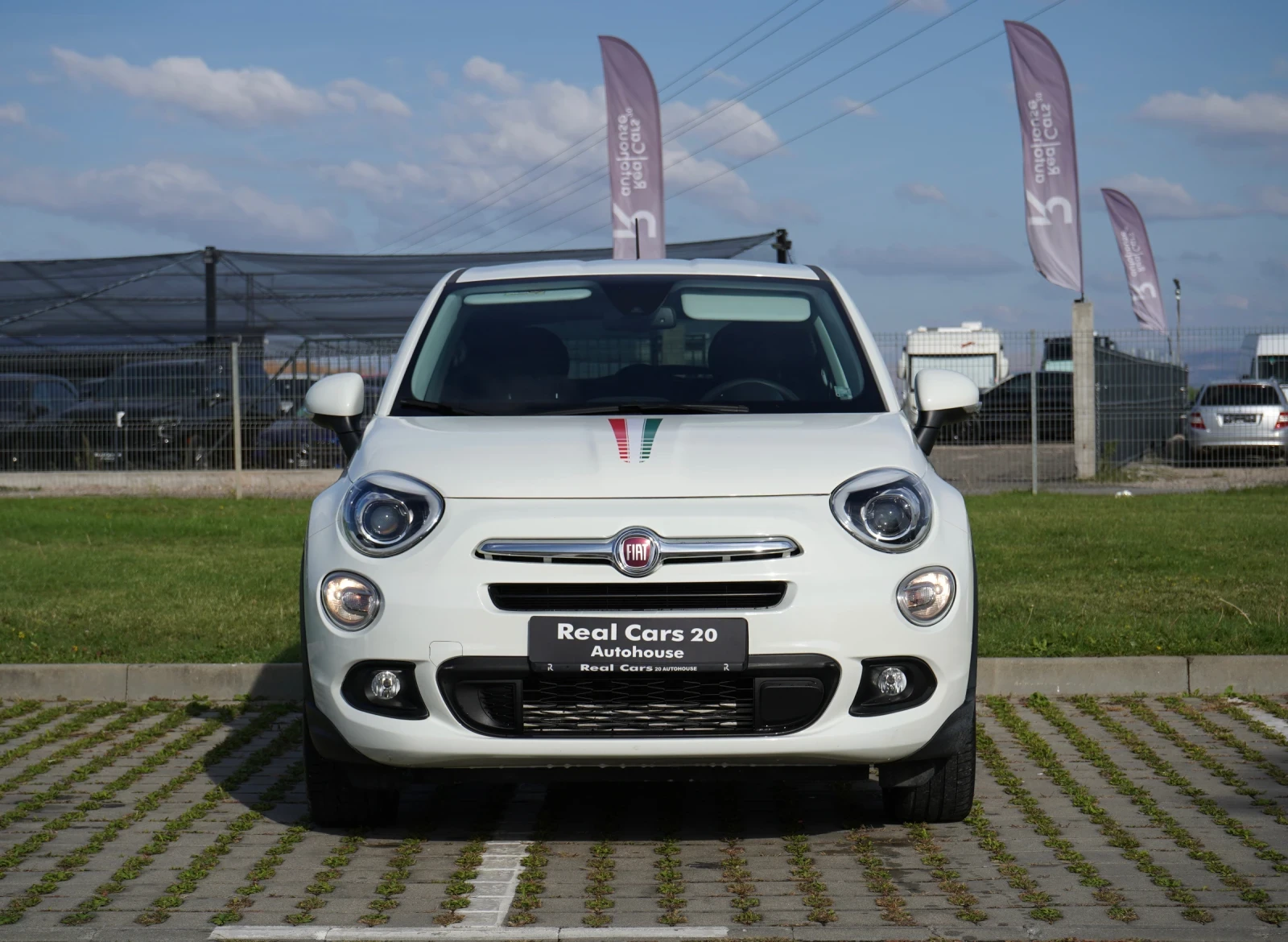 Fiat 500X 1.4T* KEYLESS* CAMERA* CARPLAY* DISTRONIC* OБСЛУЖЕ, снимка 2 - Автомобили и джипове - 56281184