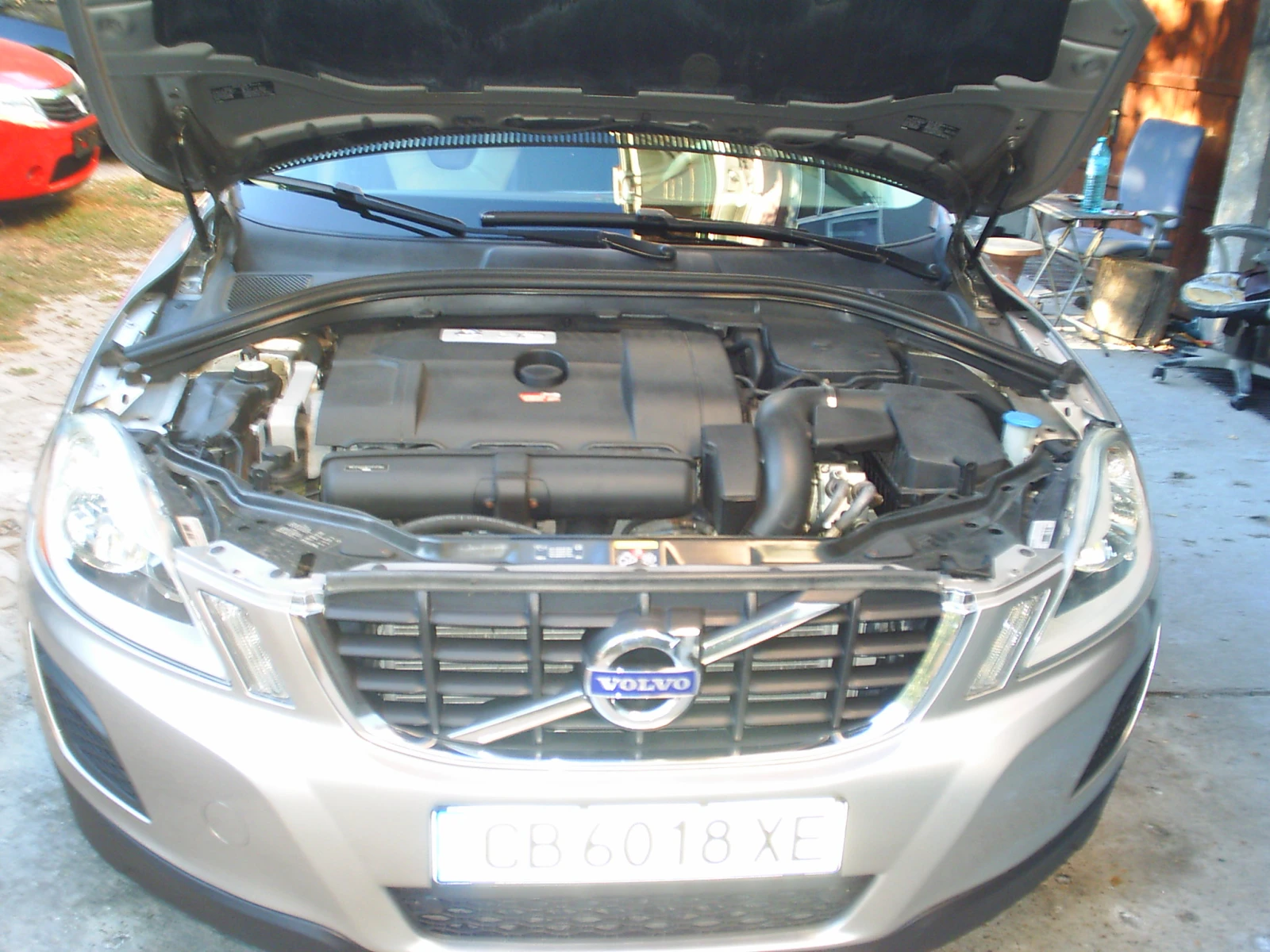 Volvo XC60 3.2i 238k.c. AWD, снимка 16 - Автомобили и джипове - 56363517