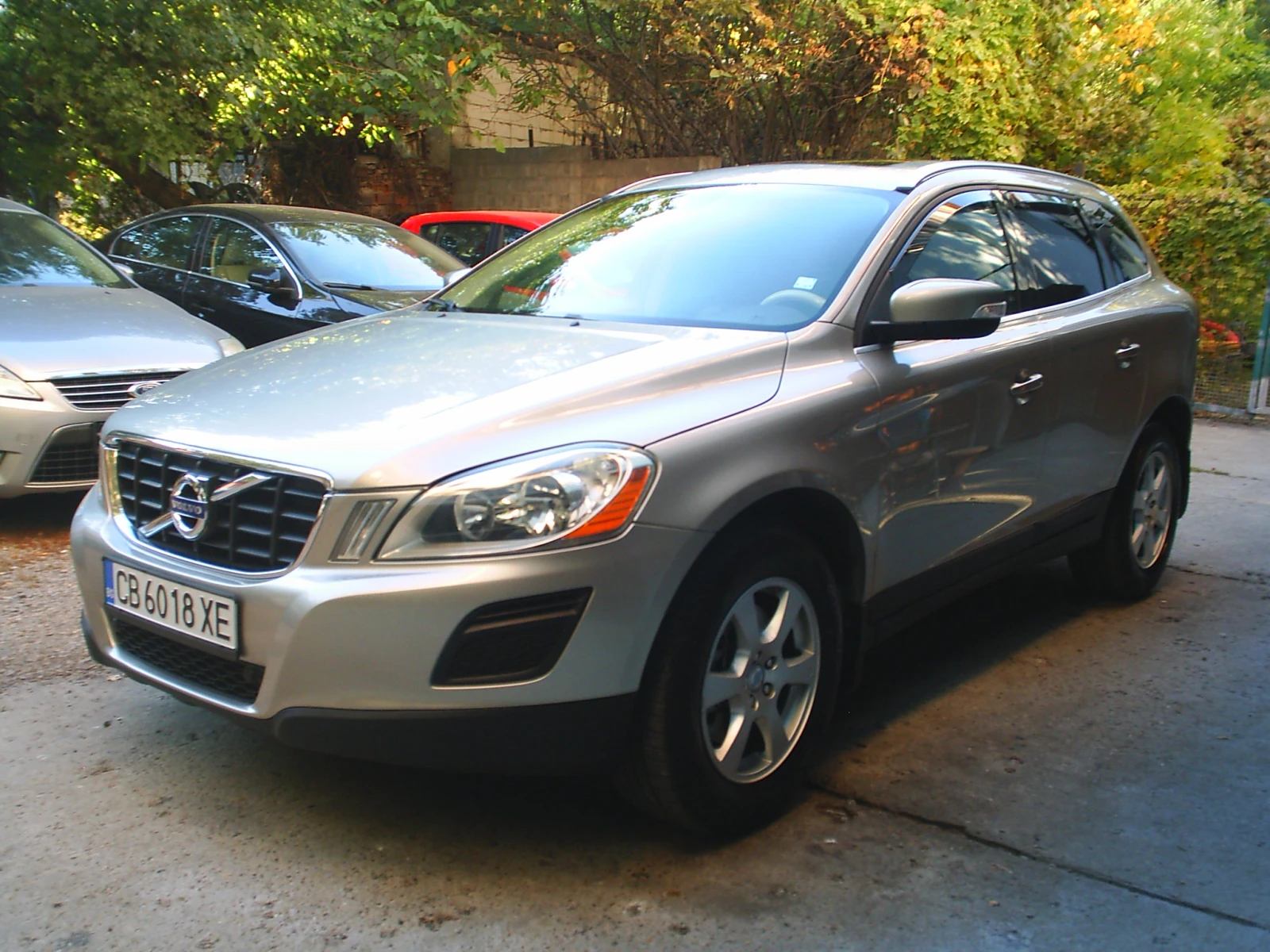 Volvo XC60 3.2i 238k.c. AWD, снимка 6 - Автомобили и джипове - 56363517