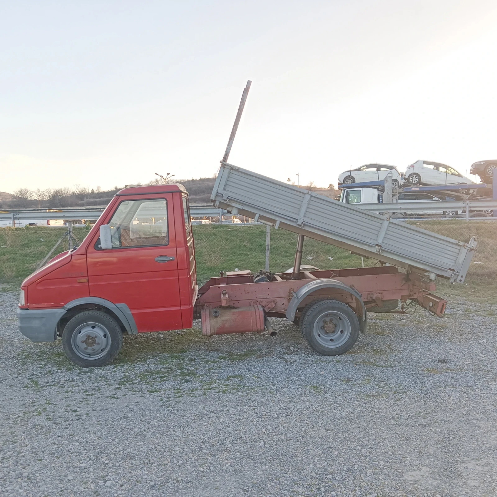 Iveco 3508 Тристранен самосвал, снимка 6 - Камиони - 53812222