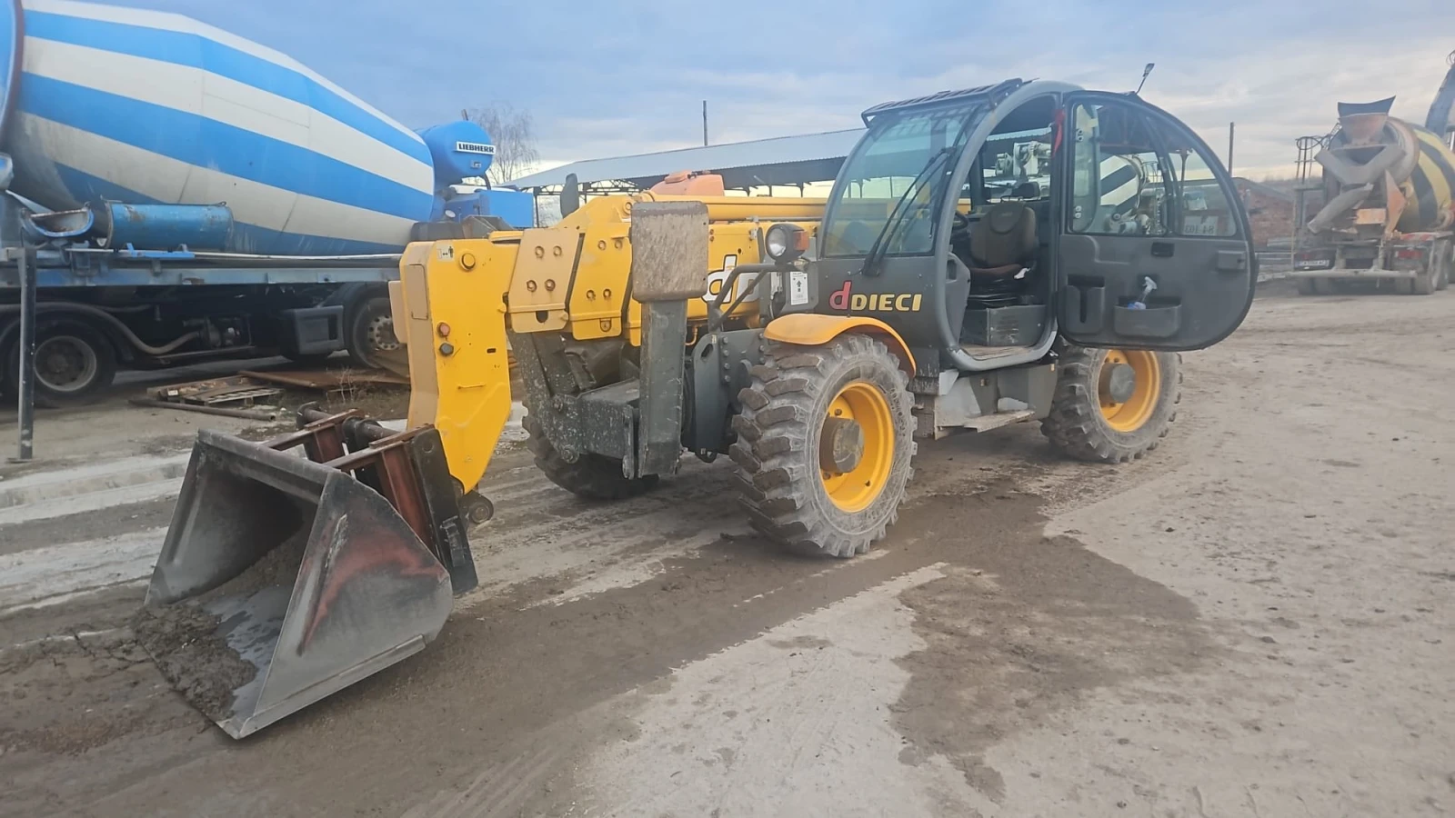 Телескопични товарачи Друга DIECI  40.17
