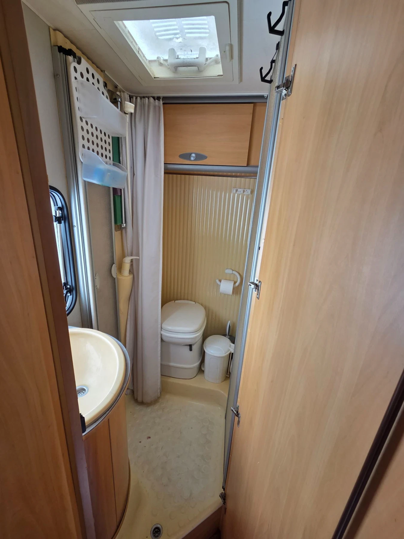 Кемпер Fiat Ducato, снимка 15 - Каравани и кемпери - 55961497
