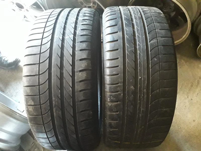 Гуми Летни 245/40R19, снимка 1 - Гуми и джанти - 24916436