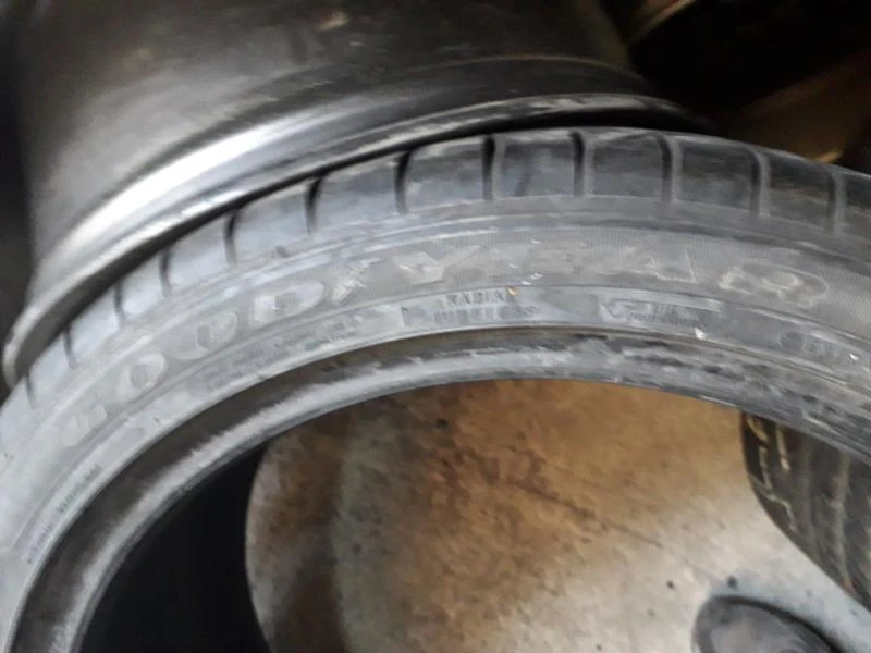 Гуми Летни 245/40R19, снимка 4 - Гуми и джанти - 24916436