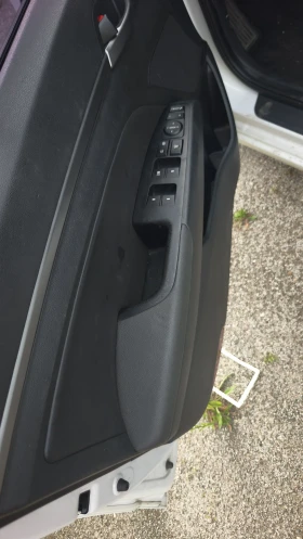 Hyundai Elantra AVANTE , снимка 12