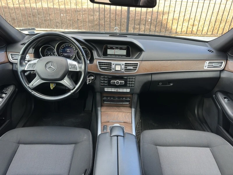 Mercedes-Benz E 220  , снимка 7 - Автомобили и джипове - 45538882