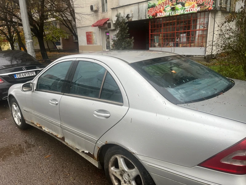 Mercedes-Benz C 200, снимка 4 - Автомобили и джипове - 47977211