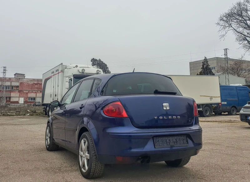 Seat Altea 2.0 TDI 140 к.с. ПАРКТРОНИК ТЕМПОМАТ * КЛИМАТРОНИК, снимка 8 - Автомобили и джипове - 48297772