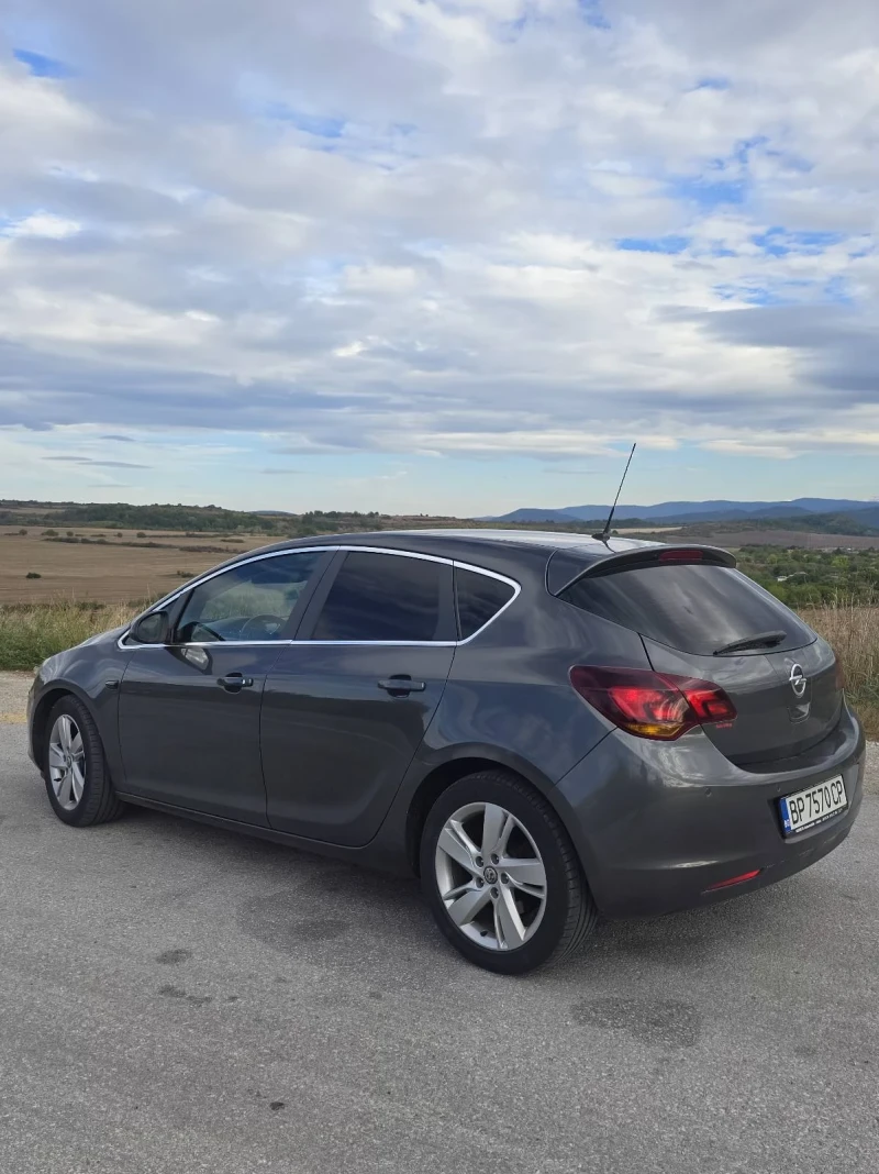 Opel Astra 1.7CDTI, снимка 4 - Автомобили и джипове - 52654481