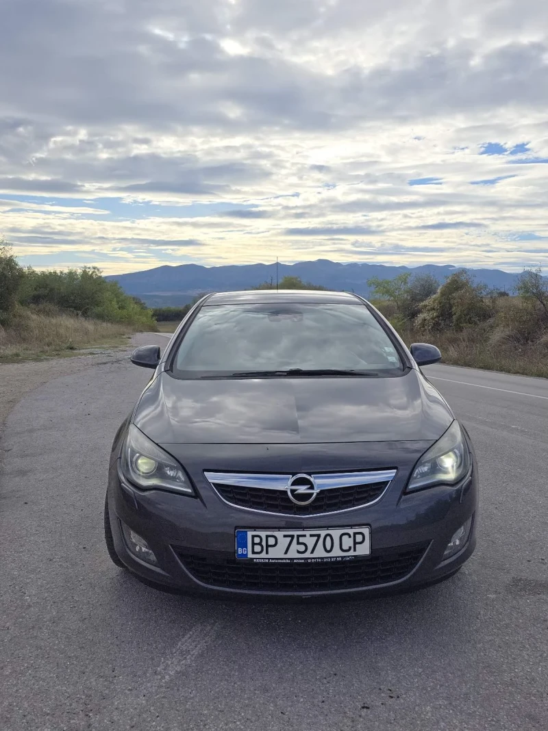 Opel Astra 1.7CDTI, снимка 2 - Автомобили и джипове - 52654481