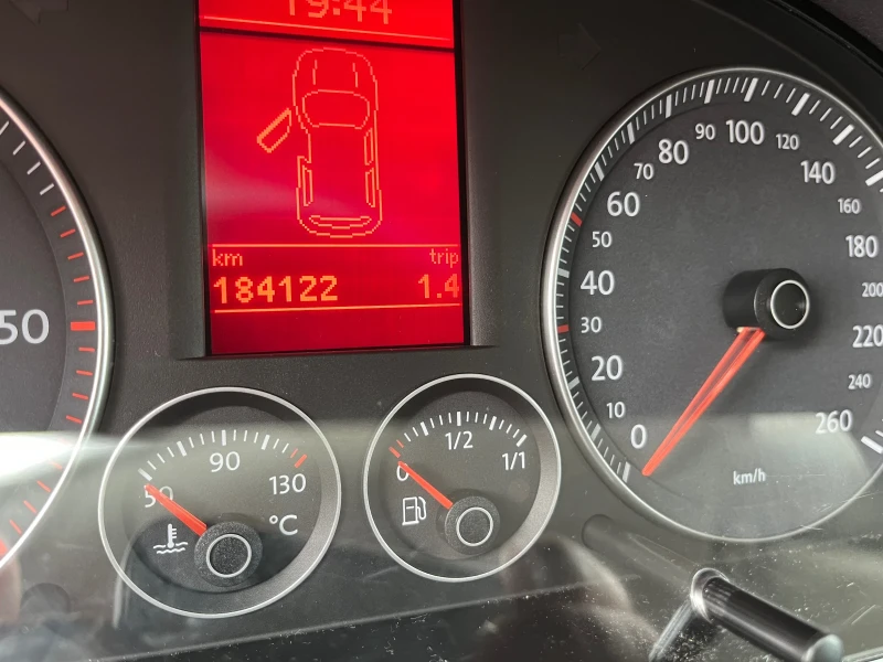 VW Touran 1.9TDI-FACE, снимка 11 - Автомобили и джипове - 51026493